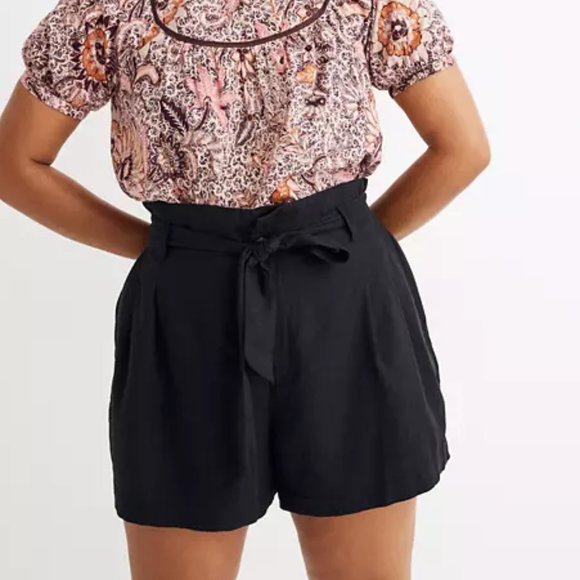 Madewell Pants - Madewell Black High Waist Paperbag Shorts Size 6